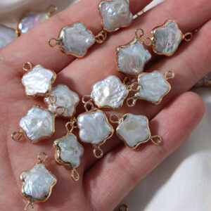 Connecteur double face en perles naturelles de 12 à 13 mm