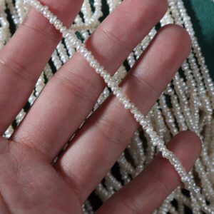Perlas pequeñas de agua dulce naturales irregulares de 2,5 mm (ver detalles)