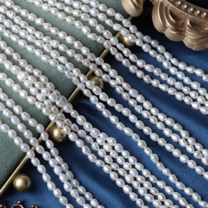 3-3.5mm Threaded Rice Freshwater Pearls Strand 36cm
