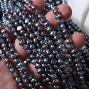 4-5 mm mehrfarbige schwarze Süßwasserperlen mit flacher Rückseite