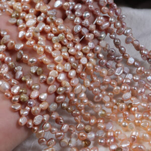 4-5 mm mehrfarbige, flache Barock-Süßwasserperlen