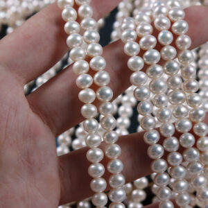 5 mm hochglänzende Süßwasserperlen in Kartoffelform