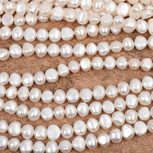 9-10 mm große, hochglänzende, barocke Süßwasserperlen mit flacher Rückseite zum Selbermachen