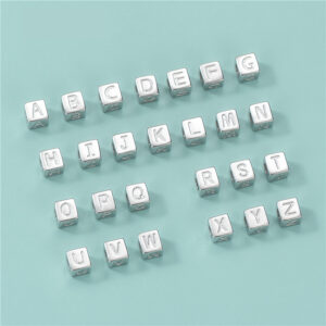 Breloques en argent sterling S925 avec 26 lettres de l'alphabet