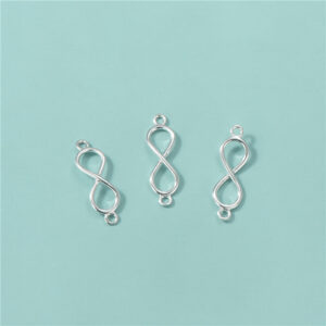 Armbandanhänger in Form einer Acht (Doppelring) aus 925er Silber