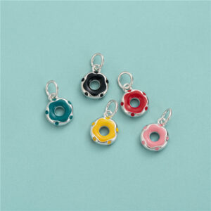 Colgante de resina con forma de donut en plata de ley S925