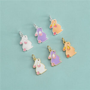 Dije de conejo de resina en plata de ley S925