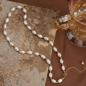 Collar de perlas de agua dulce con cuentas de oro