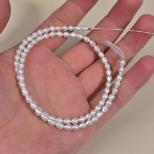 Perlas de agua dulce barrocas de forma libre de 3-4 mm de alto brillo