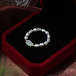 Freshwater Pearl Ring with Kitten Head