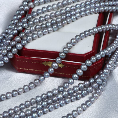 Perlas de agua dulce de patata gris teñidas lisas y naturales de 5 mm