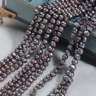 Perlas de agua dulce de forma libre, teñidas, de colores irregulares, perforadas lateralmente, de 8-9 mm