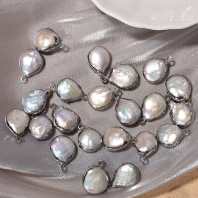 Perles baroques naturelles en argent serties en forme de goutte