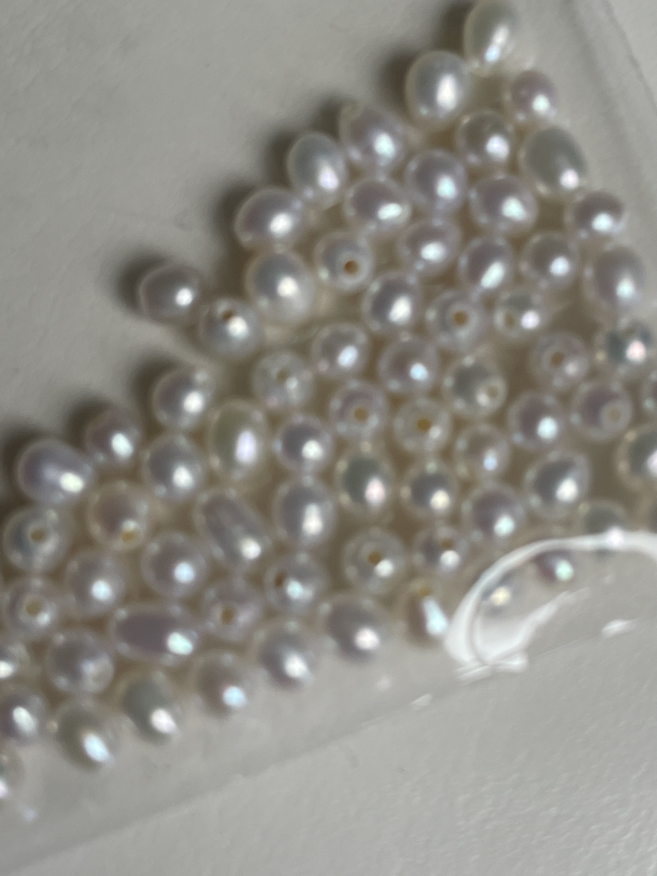 Reseña fotográfica de las mini perlas barrocas de agua dulce de 3-4 mm