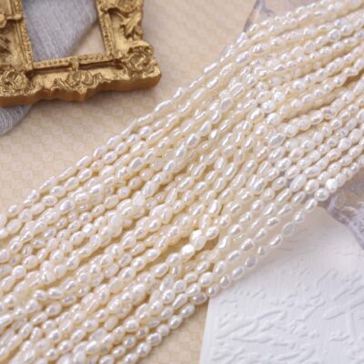 Perlas de agua dulce naturales de forma libre de 3-4 mm