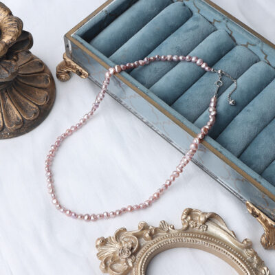 Baroque-Pink-Freshwater-Pearl-Collarbone-Chain-Over-Details