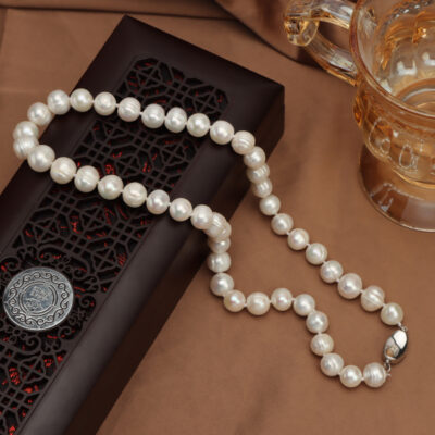 Knotted-Freshwater-Pearl-Necklace-Ingot-Clasp-Over-Details