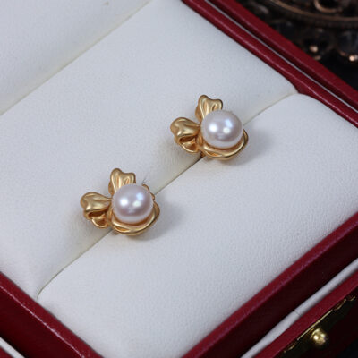 Matte-Vintage-Bow-Freshwater-Pearl-Stud-Earrings-Over-Details