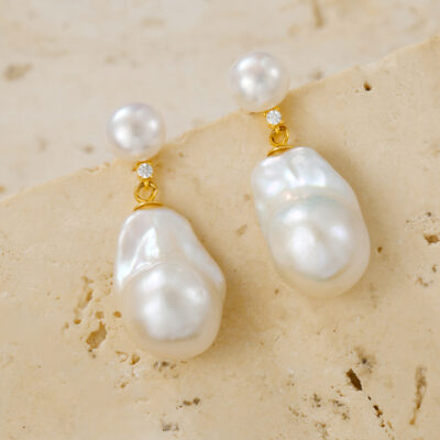 Boucles d'oreilles irrégulières en or 14 carats S925 et perles d'eau douce - Détails - Afficher