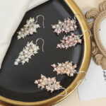 Pendientes colgantes de uva con perla de agua dulce en plata S925. Detalles.