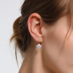 Pendientes de plata de ley 925 con perla de agua dulce y flor de ciruelo, con detalles