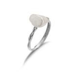 Anillo de perla barroca de agua dulce de ley S925 con detalles en jaspe