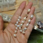 Reseña fotográfica de una perla de agua dulce en forma de lágrima fina de 7 mm