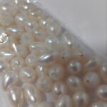 Reseña fotográfica de una perla de agua dulce en forma de lágrima fina de 7 mm