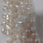 Reseña fotográfica de una perla de agua dulce en forma de lágrima fina de 7 mm
