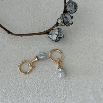 Boucles d'oreilles créoles baroques en perles