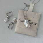 Baroque-Pearl-Pendant-Necklace-with-Zircon-Ring-Details