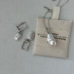 Baroque-Pearl-Pendant-Necklace-with-Zircon-Ring-Over-Details