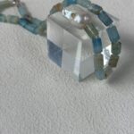 Collier baroque en cristal bleu et turquoise avec perles