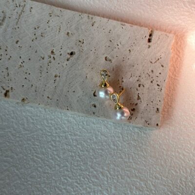 Bottle-Shape-Pearl-Stud-Earrings