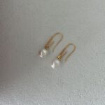 Pendientes Edison de perlas con diseño de gancho