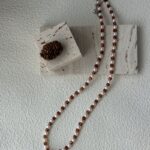 Collier de perles de grenat et de perles d'eau douce - Présentation