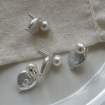 Boucles d'oreilles clous en forme de cœur, style baroque, perles d'eau douce - Détails