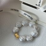 Roman-Holiday-Flat-Coin-Pearl-Bracelet-Over-Details