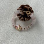 Collier pendentif en quartz rose et perles baroques - Vue de face