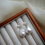 Boucles d'oreilles clous en argent 925, style baroque, d'eau douce : détails présentés