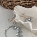 Collier en argent 925, pétales et perles d'eau douce - Présentation