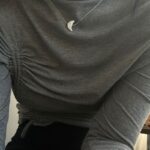 Collier en argent massif avec pendentif en perle baroque en forme de croissant