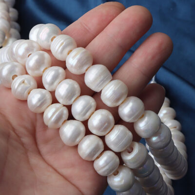 Perles d'eau douce rondes et côtelées naturelles de 12 à 13 mm