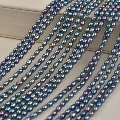 Perles de riz naturelles d'eau douce, vert paon lustrées, de 3 à 4 mm