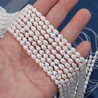 Perlas de arroz de agua dulce de brillo natural, acanaladas y blancas, de 4-4,5 mm