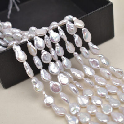 Perlas blancas de 10*13 mm con brillo deslumbrante en forma de lágrima, ideales para pieles suaves.