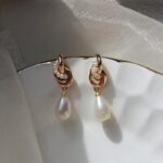Goldknoten-Saatperlen-Tropfenohrringe – Details