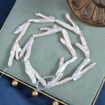 Perles baroques naturelles irisées en forme de branche de 15 mm