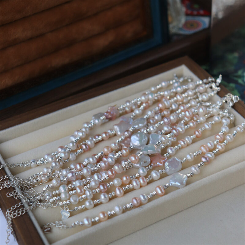 Pulsera barroca de perlas estrelladas de agua dulce con detalles