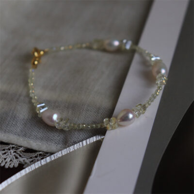 Freshwater-Pearl-And-Crystal-Bracelet-Gold-Clasp